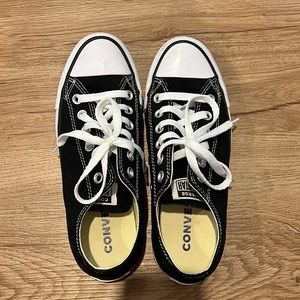 Chuck Taylor converse